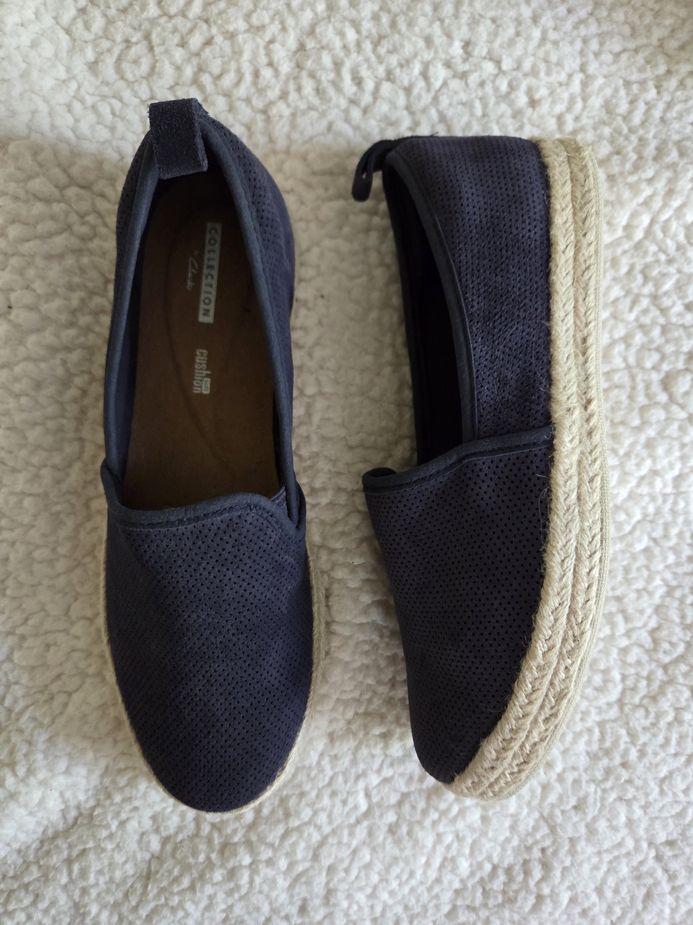 Clarks Navy Perforated Slip-On Espadrille Flats NEW SZ 9 Soft Cushion Azella